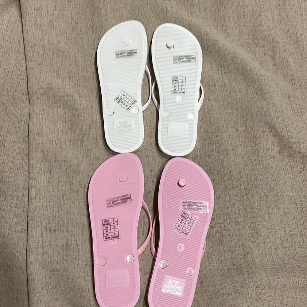 Forever 21 Flip Flops - Picture 5 of 7